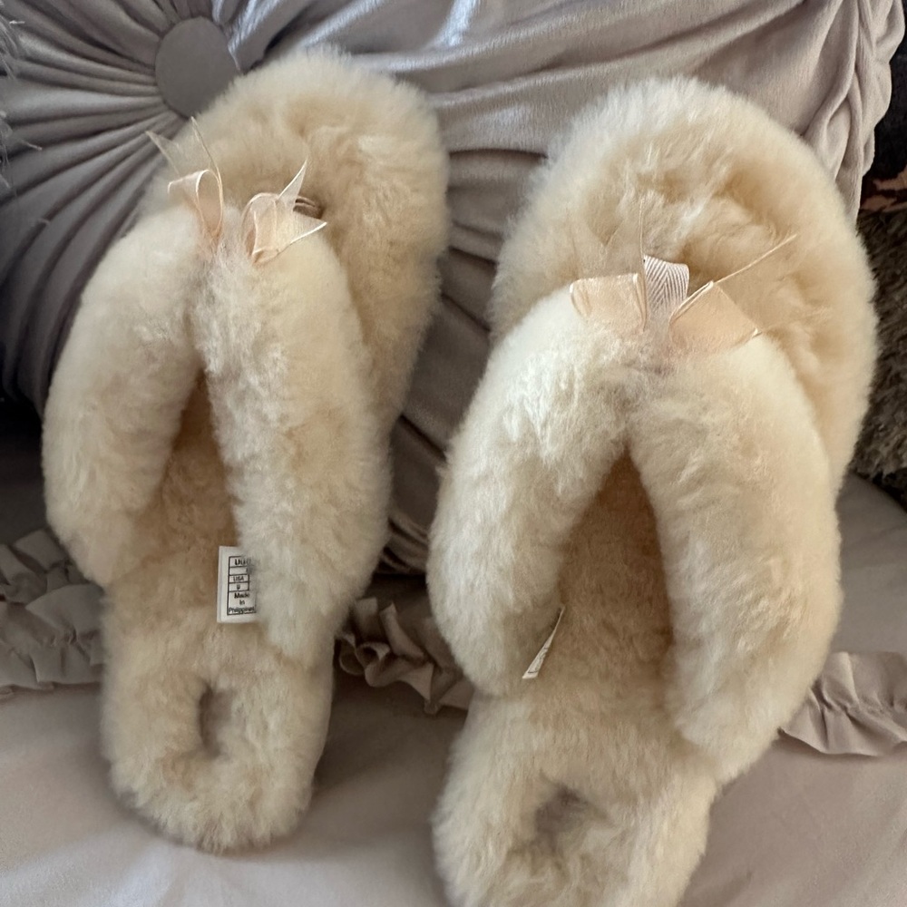 Cozy ivory Fuzzy Slippers